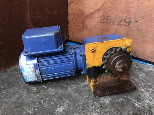 ขายมอเตอร์เกียร์ Hyponic drive Sumitomo 1/3HP. 380V มีระบบเบรคในตัว อัตราทด 1:120 เพลาออกประมาณ 12รอบต่อนาที สภาพสวยมาก หมุนนิ่ม พร้อมใช้งาน