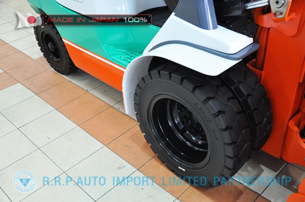 ขายรถโฟล์คลิฟท์มือสอง TOYOTA รุ่น 7FD25-30842 นำเข้าจากประเทศญี่ปุ่น 100\% ไม่เคยใช้งานในไทย