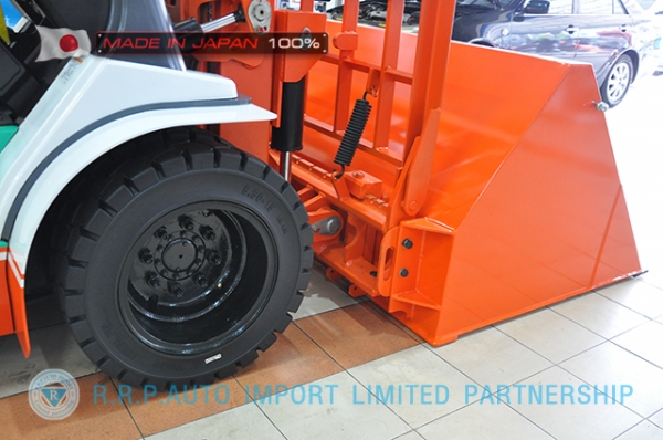 ขายรถโฟล์คลิฟท์มือสอง TOYOTA รุ่น 7FD25-30842 นำเข้าจากประเทศญี่ปุ่น 100\% ไม่เคยใช้งานในไทย