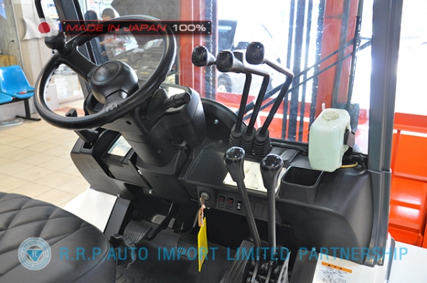 ขายรถโฟล์คลิฟท์มือสอง TOYOTA รุ่น 7FD25-30842 นำเข้าจากประเทศญี่ปุ่น 100\% ไม่เคยใช้งานในไทย