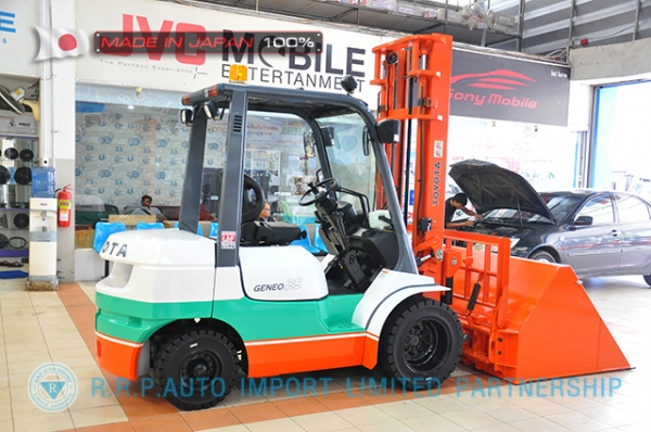 ขายรถโฟล์คลิฟท์มือสอง TOYOTA รุ่น 7FD25-30842 นำเข้าจากประเทศญี่ปุ่น 100\% ไม่เคยใช้งานในไทย