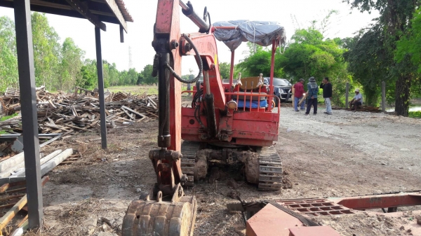 คูบูต้าKH 27       ซื้อเก่านอกมาได้1ปีระบบดีมากเร็วมากครับรถอยู่นครสวรรค