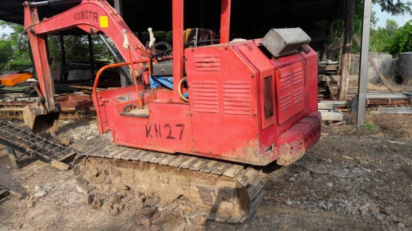 คูบูต้าKH 27       ซื้อเก่านอกมาได้1ปีระบบดีมากเร็วมากครับรถอยู่นครสวรรค