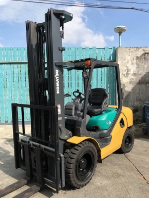 ขายรถยกโฟร์คลิฟท์ยี่ห้อKOMAT'SU 3ตัน เสาสูง 6เมตร