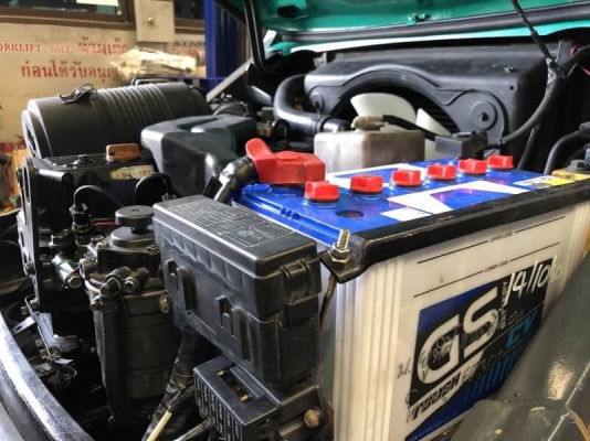 ขายรถยกโฟร์คลิฟท์ยี่ห้อKOMAT'SU 3ตัน เสาสูง 6เมตร