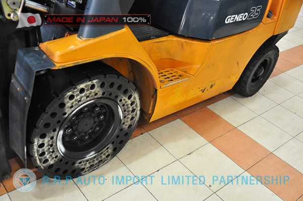 ขายรถโฟล์คลิฟท์มือสอง TOYOTA รุ่น 7FG25-11970 นำเข้าจากประเทศญี่ปุ่น 100\% ไม่เคยใช้งานในไทย