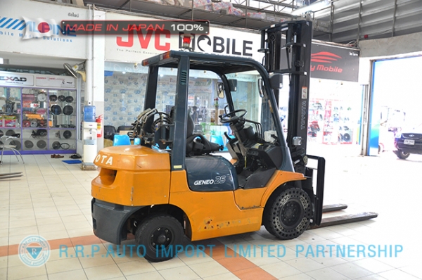 ขายรถโฟล์คลิฟท์มือสอง TOYOTA รุ่น 7FG25-11970 นำเข้าจากประเทศญี่ปุ่น 100\% ไม่เคยใช้งานในไทย