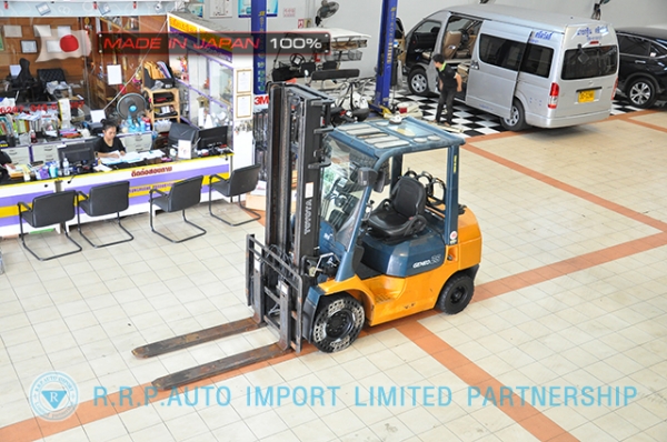 ขายรถโฟล์คลิฟท์มือสอง TOYOTA รุ่น 7FG25-11970 นำเข้าจากประเทศญี่ปุ่น 100\% ไม่เคยใช้งานในไทย