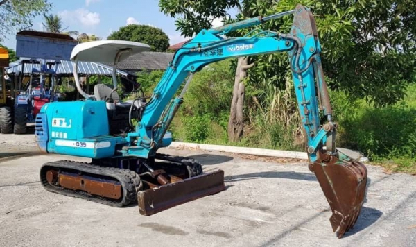 ขายด่วนรถแบคโฮคูโบต้าK35คอลโทลน้ำมันสั้นปั้มนี้วติดลายหัวกะแทกเทียบเท่าPC35รถนอกสถาพดีพร้อมใช้เพิ่งนำเข้ามายังไม่เคยใช้งานในไทยเลย