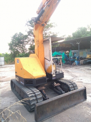 รถแบคโฮ HANIX S&amp;B30 รถเก่านอกพึ่งนำเข้ามา ยังไม่เคยใช้งานในไทย เป็นตัวเดียวกับ MITSUBISHI MX55  เครื่องดี ปั๊มดี เร็วแรงไม่โหลด แทรกยางใหม่แกะกล่อง ตัวเดินใหญ่ บูมอาร์มบูทสลักแน่น พร้อมใช้งาน มีเอกสารใบอินวอยซ์