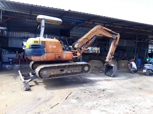 รับสมัครพนักงานขับรถแบคโฮ วันละ 600 มี่ที่พักฟรี