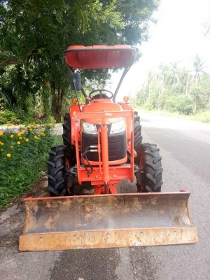 รถไถคูโบต้า L3608 (4wd) #รถสวยเกรดเอ สีเดิม100\% เลขไมล์378 ชม. #เพลาพีทีโอไม่เคยใช้งาน มาพร้อมดันหน้าหางตัดหญ้า  เล่มทะเบียนพร้อมโอน จัดส่งทั่วไทย 082-2989243 แม็ก