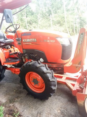 รถไถคูโบต้า L3608 (4wd) #รถสวยเกรดเอ สีเดิม100\% เลขไมล์378 ชม. #เพลาพีทีโอไม่เคยใช้งาน มาพร้อมดันหน้าหางตัดหญ้า  เล่มทะเบียนพร้อมโอน จัดส่งทั่วไทย 082-2989243 แม็ก