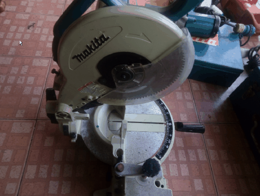 เลื่อยองศา Makita10" รุ่น LA1040 สภาพนี้หายากครับ เลื่อยองศา Makita10" รุ่น LA1040 สภาพนี้หายากครับ