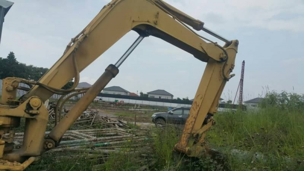 KOMATSU PC 60-2 KOMATSU PC 60-2