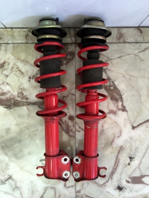 ขายโช๊คหน้าแดงรถ DAIHATSU รุ่น MIRA L500 ติดเครื่องมา