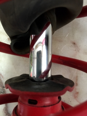 ขายโช๊คหน้าแดงรถ DAIHATSU รุ่น MIRA L500 ติดเครื่องมา