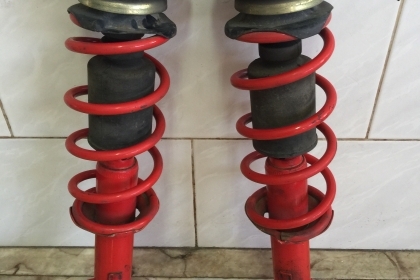 ขายโช๊คหน้าแดงรถ DAIHATSU รุ่น MIRA L500 ติดเครื่องมา