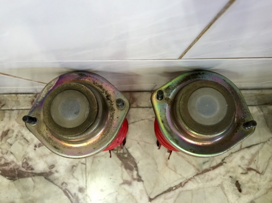 ขายโช๊คหน้าแดงรถ DAIHATSU รุ่น MIRA L500 ติดเครื่องมา