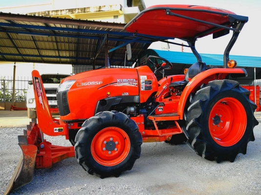 คูโบต้า L3608SP 4 WD ทำงาน 412 ชั่วโมง..ชุดดันหน้า..ตัดหญ้าใหม่ จัดส่งฟรี ราคา 375000 บาท ..0856511968