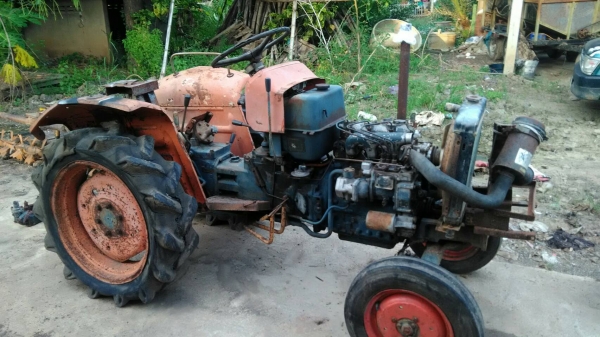 รถไถคูโบต้ารุ่นL2000