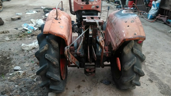 รถไถคูโบต้ารุ่นL2000