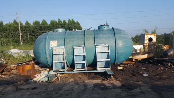 ถังใส่น้ำ 12000 ลิตรกว้าง 2 เมตรยาว 4 เมตรพร้อมขาราคา 30,000 บาท