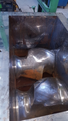 ห้องผสมยางนิดเดิ้ล 110 ลิตร 200,000 บาท