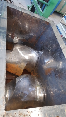 ห้องผสมยางนิดเดิ้ล 110 ลิตร 200,000 บาท