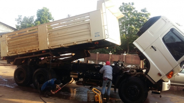 ขายด่วน HINO FM8JNLD 251 แรง รถสภาพใหม่กิ๊ก วิ่งได้ 4xxxxกว่าโล ดั้มสามมิตร เอกสารเป็นชุดจด รถสภาพเห