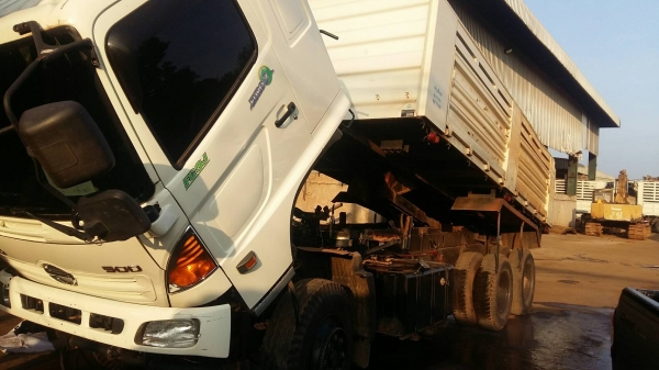 ขายด่วน HINO FM8JNLD 251 แรง รถสภาพใหม่กิ๊ก วิ่งได้ 4xxxxกว่าโล ดั้มสามมิตร เอกสารเป็นชุดจด รถสภาพเห