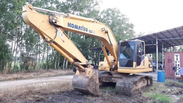 ขาย 1,790,000  KOMATSU pc 200-8 N1 ทำงาน 7,771 ชม. มีกล้องมองหลัง เครื่องดี ปั้มแรง โช่หนา เอวแน่น สวยกิป ไฟฟ้าครบ เอกสารเล่มทะเบียน รถสวยพร้อมใช้เอกสารพร้อมโอน  รถอยู่ จ.ปทุมธานี 090-772-3710 090-772-3708