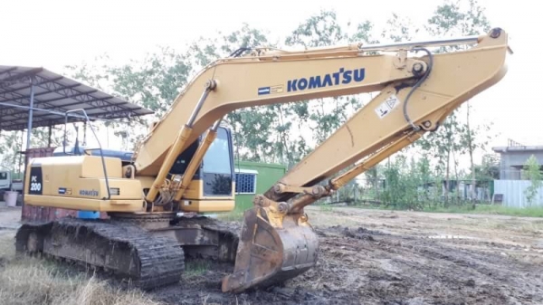 ขาย 1,790,000  KOMATSU pc 200-8 N1 ทำงาน 7,771 ชม. มีกล้องมองหลัง เครื่องดี ปั้มแรง โช่หนา เอวแน่น สวยกิป ไฟฟ้าครบ เอกสารเล่มทะเบียน รถสวยพร้อมใช้เอกสารพร้อมโอน  รถอยู่ จ.ปทุมธานี 090-772-3710 090-772-3708
