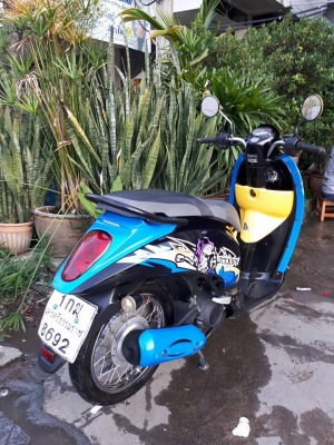 Scoopy i รุ่นลาย VIVID ME สีน้ำเงินดำ ปี 2554 รถสวยจริง สภาพดี