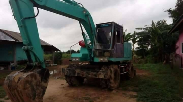 ขายรถขุด Kobelco SKO4WD. ขับเคลื่อน4ล้อ 80 แรง สองเพลา แอร์เย็น เอวแน่น ขายรถขุด Kobelco SKO4WD. ขับเคลื่อน4ล้อ 80 แรง สองเพลา แอร์เย็น เอวแน่น