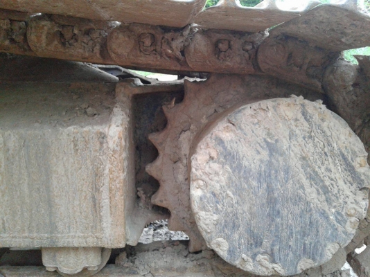 ขาย HITACHI EX200-2 สภาพพร้อมใช้งาน เครื่องดีปั้มแรงโซ่หนาเอวขยับนิดหน่อย ไฟฟ้าตัด ราคา 400000 ต่อรองได้