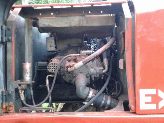 ขาย HITACHI EX200-2 สภาพพร้อมใช้งาน เครื่องดีปั้มแรงโซ่หนาเอวขยับนิดหน่อย ไฟฟ้าตัด ราคา 400000 ต่อรองได้