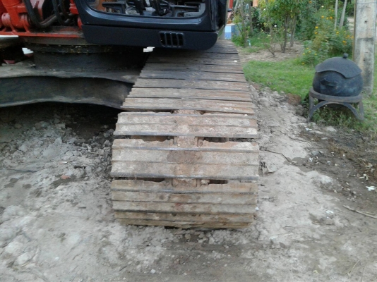 ขาย HITACHI EX200-2 สภาพพร้อมใช้งาน เครื่องดีปั้มแรงโซ่หนาเอวขยับนิดหน่อย ไฟฟ้าตัด ราคา 400000 ต่อรองได้