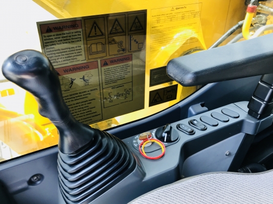 ขายKOMATSU PC200-8MO ไมล์ 6,9XXชม. เอกสารใบแจ้งจำหน่าย ขายKOMATSU PC200-8MO ไมล์ 6,9XXชม. เอกสารใบแจ้งจำหน่าย