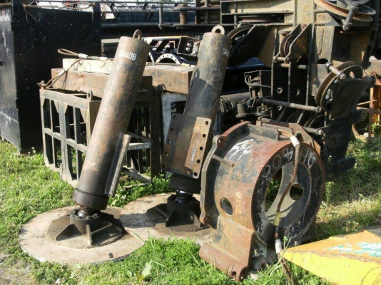 เครื่องจักรงานฐานราก PILE DRIVER