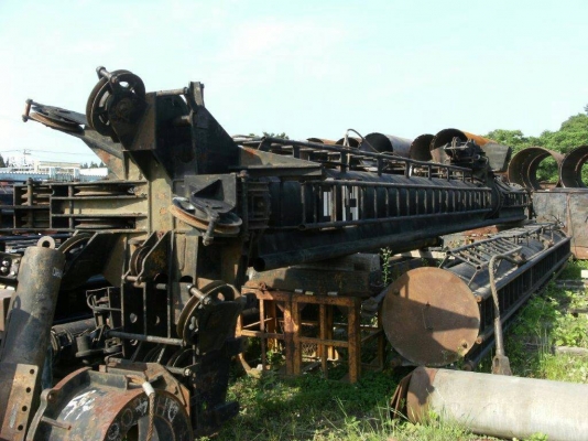 เครื่องจักรงานฐานราก PILE DRIVER