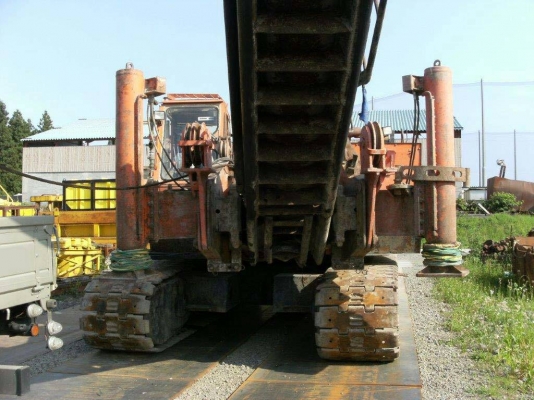 เครื่องจักรงานฐานราก PILE DRIVER