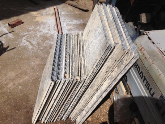 แผ่นรองกันขาจมดิน