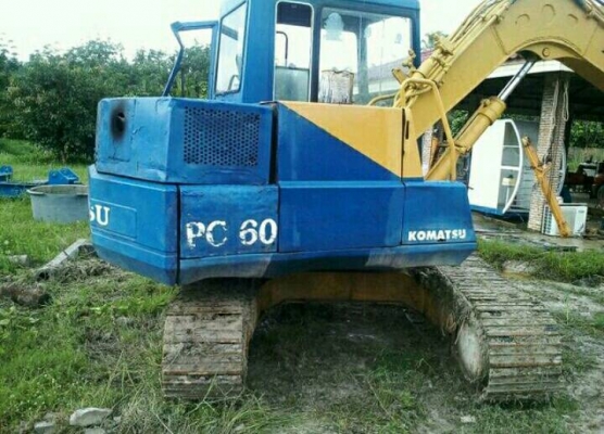 ขาย!! >>> Komatsu Pc60 รุ่น 5 มีลายหัวเจาะ รถใช้งานได้ 265,000 บาท <<< เบอร์ติดต่อ 098-7155789 086-4631102