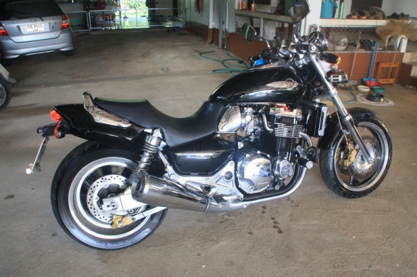 ขาย X4 1300 CC ทะเบียนแท้ พร้อมโอน สภาพนางฟ้า 148000