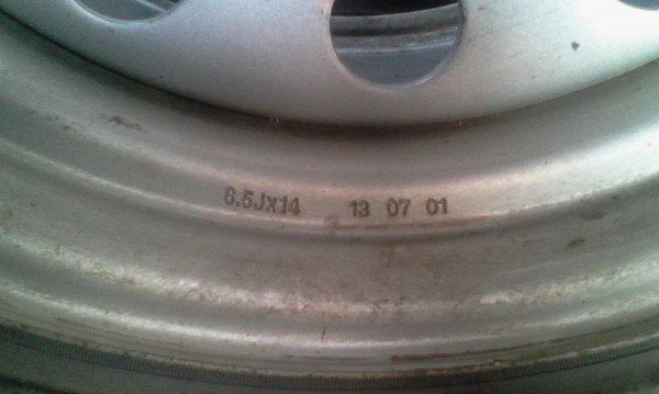 ขายล้อบรรทุก 2 วงพร้องยางปี12 ขอบ14