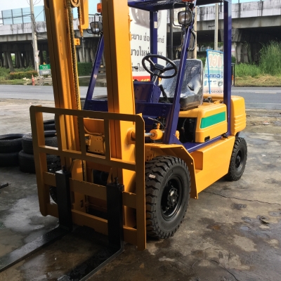 ขาย โฟรคลิฟท์ โคมะสุ 2.5 ตันดีเซล