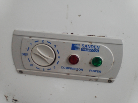 ขายตู้แข่ ยี่ห้อ SANDEN INTERCOOL รุ่น SNH-0203D11A