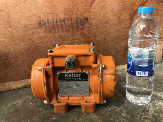 ขายมอเตอร์สั่น-เขย่า Netter 1/4HP. 380V made in Germany ของใหม่เก่าเก็บ ไม่เคยใช้งาน ขายมอเตอร์สั่น-เขย่า Netter 1/4HP. 380V made in Germany ของใหม่เก่าเก็บ ไม่เคยใช้งาน