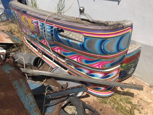 ขายกันชนหน้ามือ 2 ISUZU 270-320-300-360 ราคา.9,000-10,000 ต่อรอง สะภาพสวย พร้อมใช้ทุกชิ้น มีหลายชิ้น